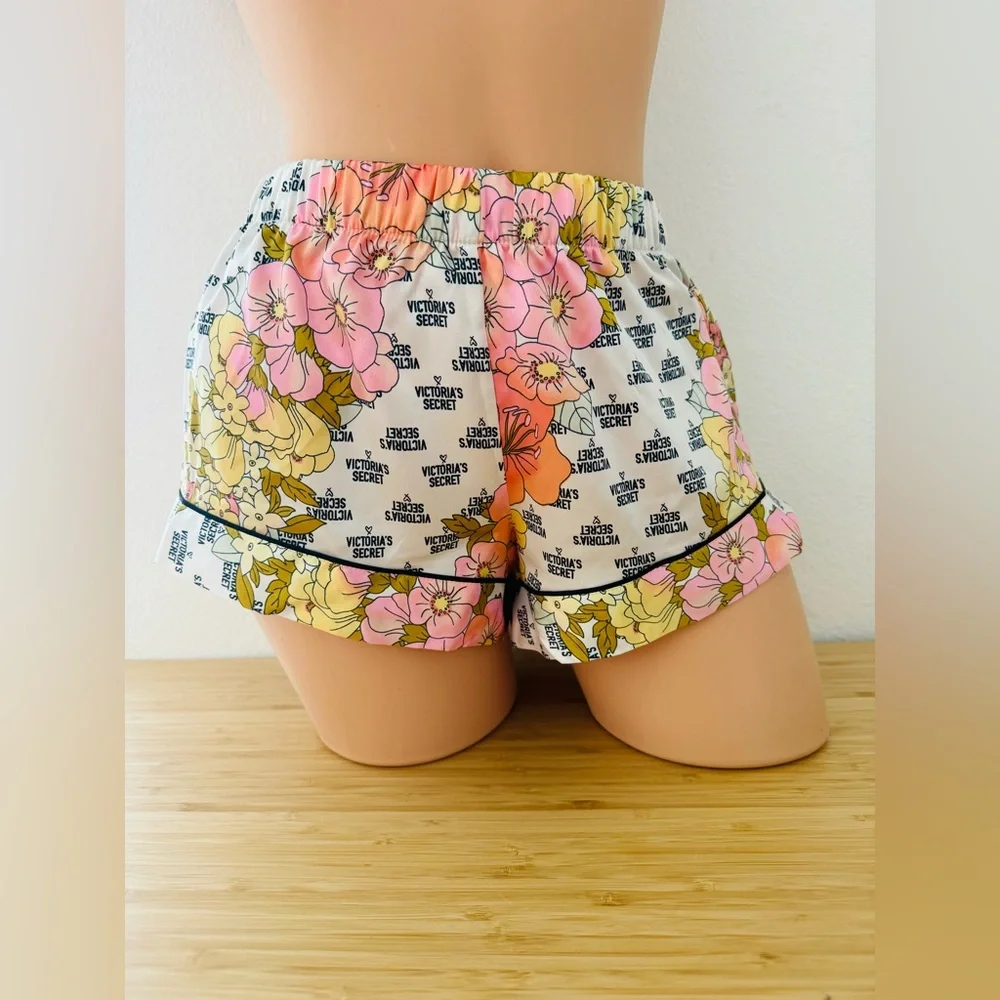 Victoria’s Secret Satin Pajama Set Top & Short Floral Logo Xs - Picture 7 of 10